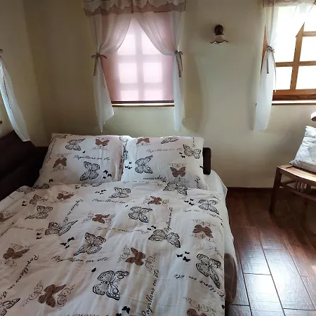 Oldhouse Knezovo * Sromlje