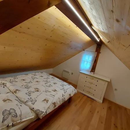 Oldhouse Knezovo